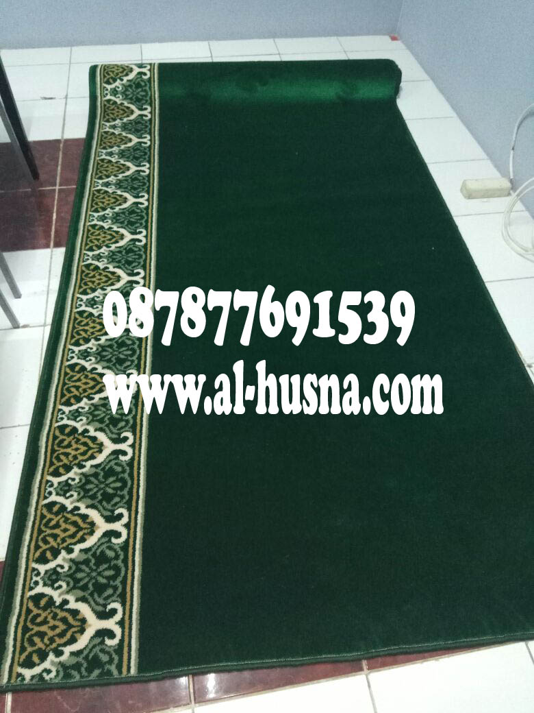 Iranshar-hijau-karpet.jpg